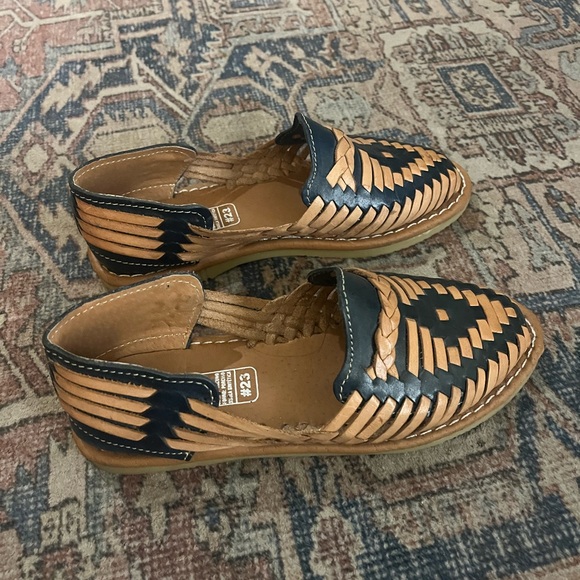 Handmade dark navy and Tan Woven Sandals - Picture 3 of 5